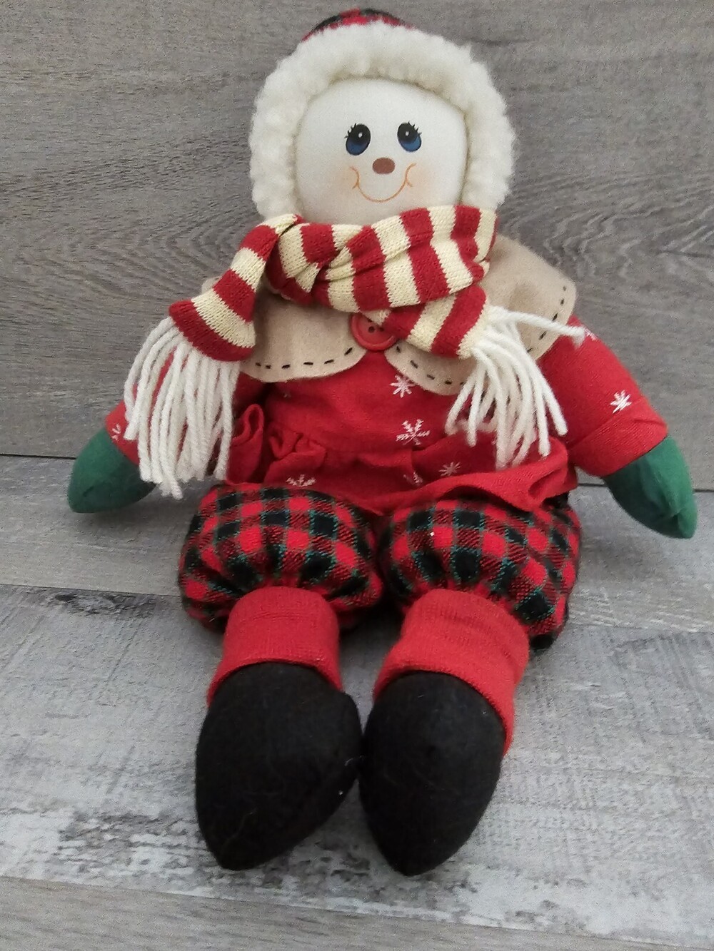 Vtg Creative Design LTD Snowman 15” Christmas Holiday Cloth Doll Shelf Sitter